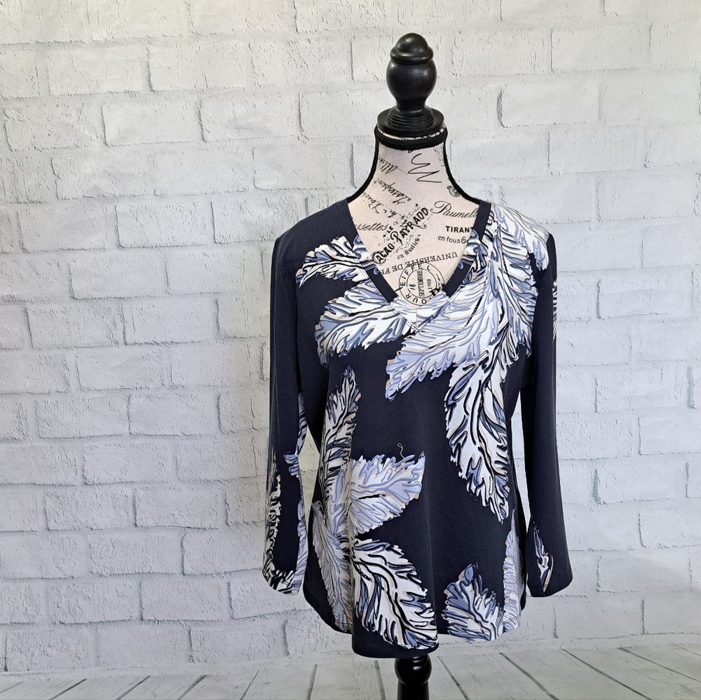 Chico's navy blue cotton v-neck